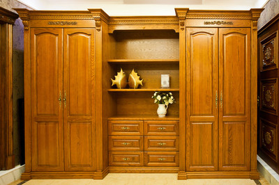 红木整体衣柜 传承经典工艺，成就家居艺术的点睛之笔